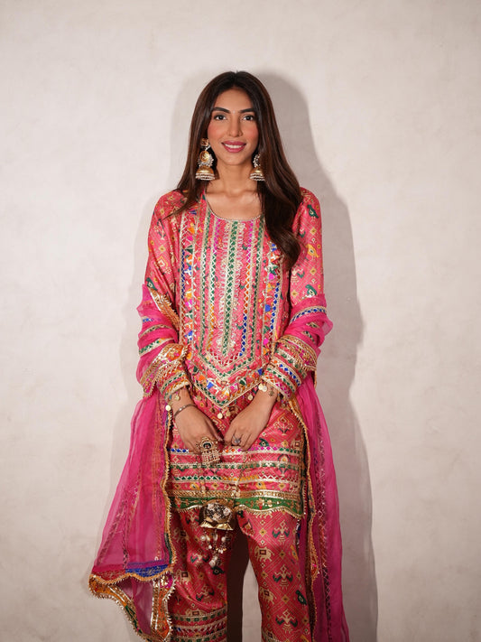 MALLAIKAA CHHEDA IN PINK PATOLA KURTA SET