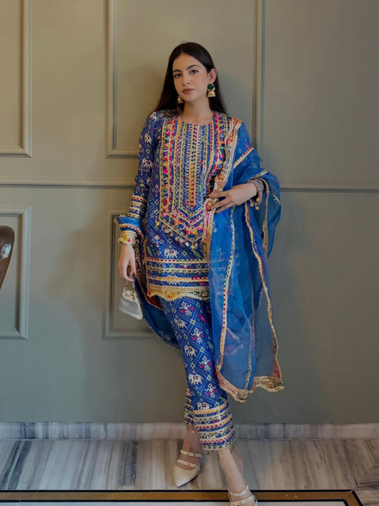 JANNAT KHURANA IN BLUE PATOLA KURTA SET