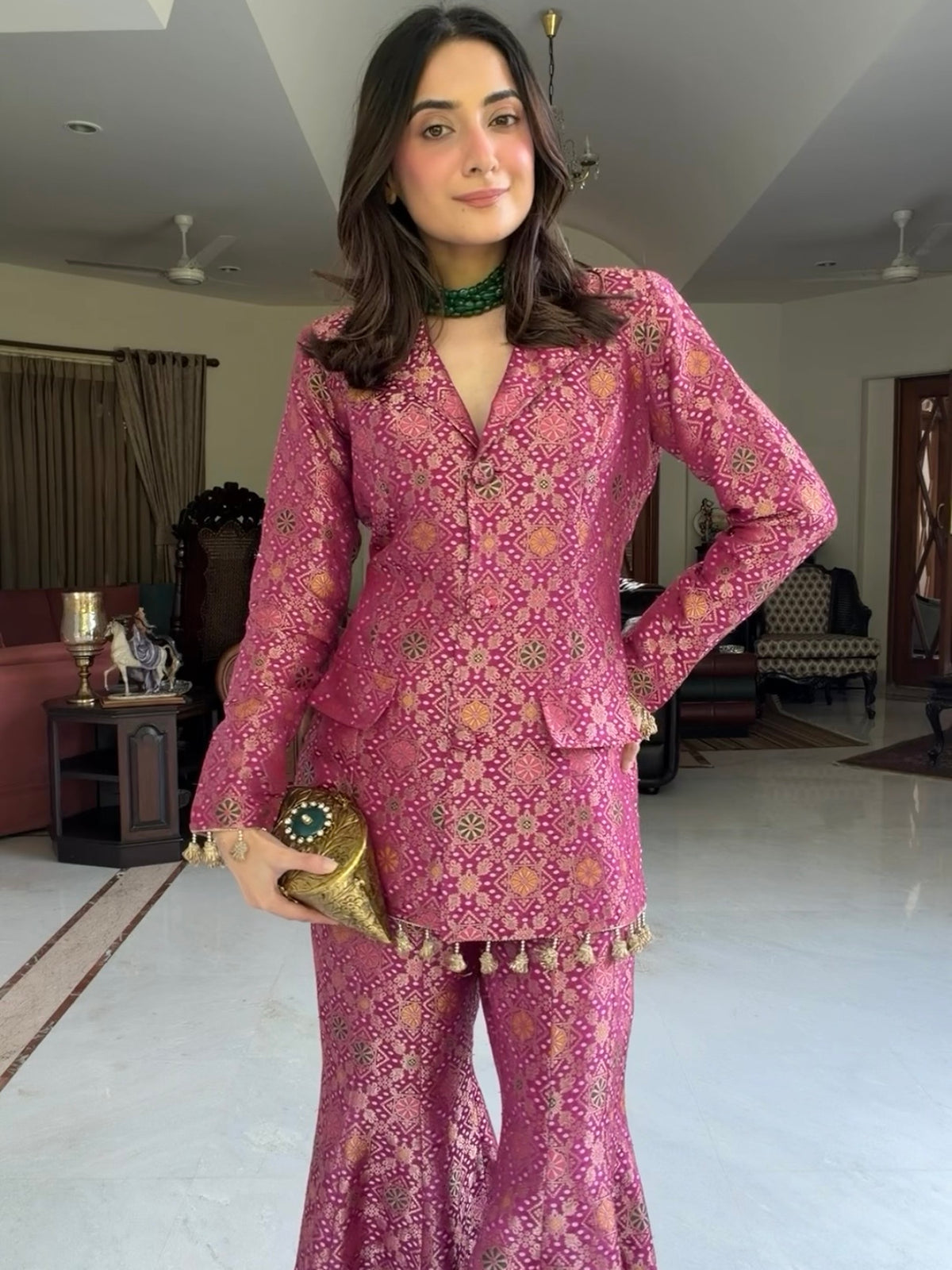 ITIKA ARORA IN PINK BROCADE BLAZER SET