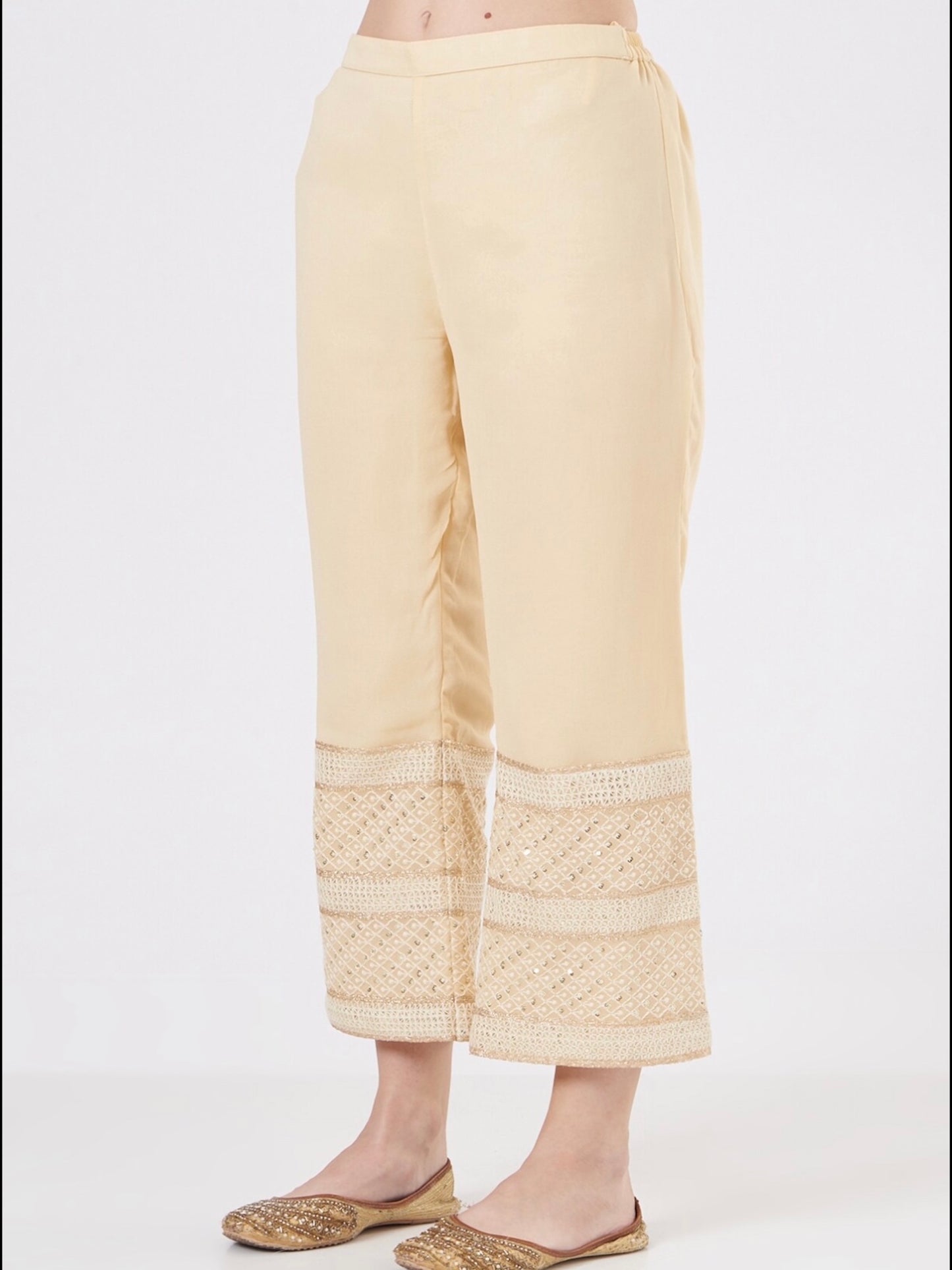BEIGE CHIKANKARI SET