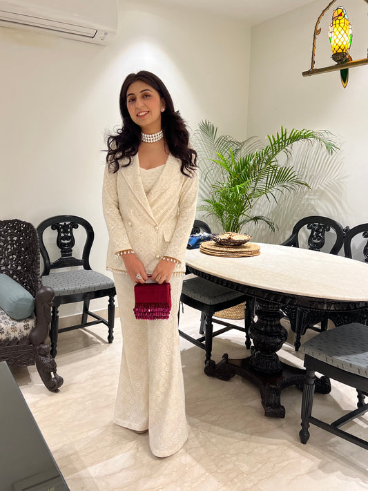 NIKITA KHURANA IN IVORY THREAD WORK DOUBLE BREAST BLAZER SET