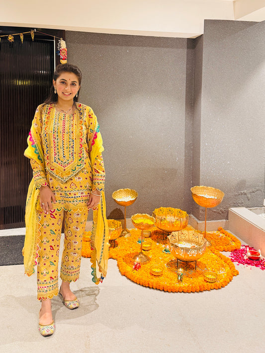 NIKITA KHURANA IN YELLOW PATOLA KURTA SET