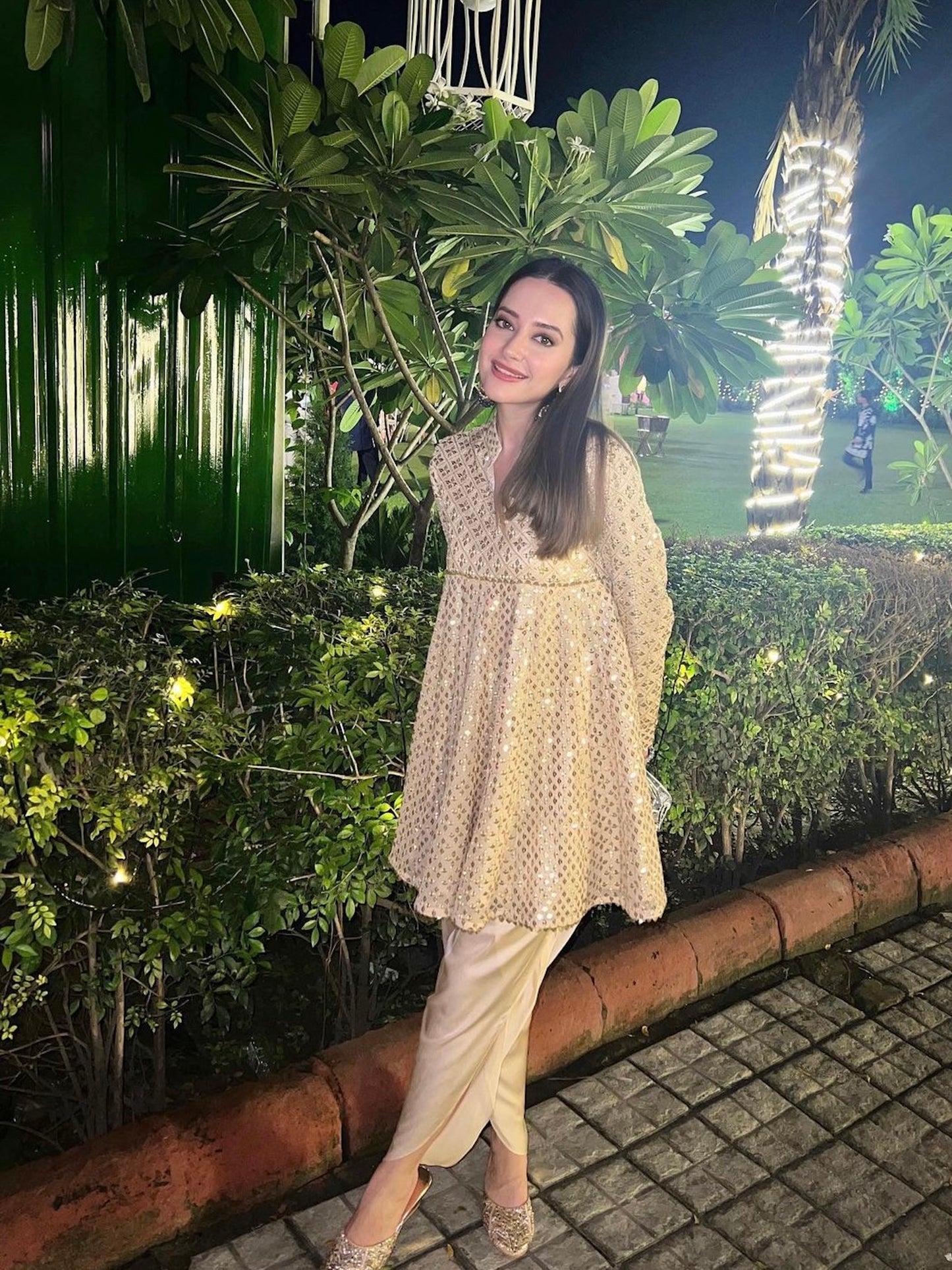 KOMAL KAPOOR IN IVORY ZARI & SEQUIN DHOTI SET
