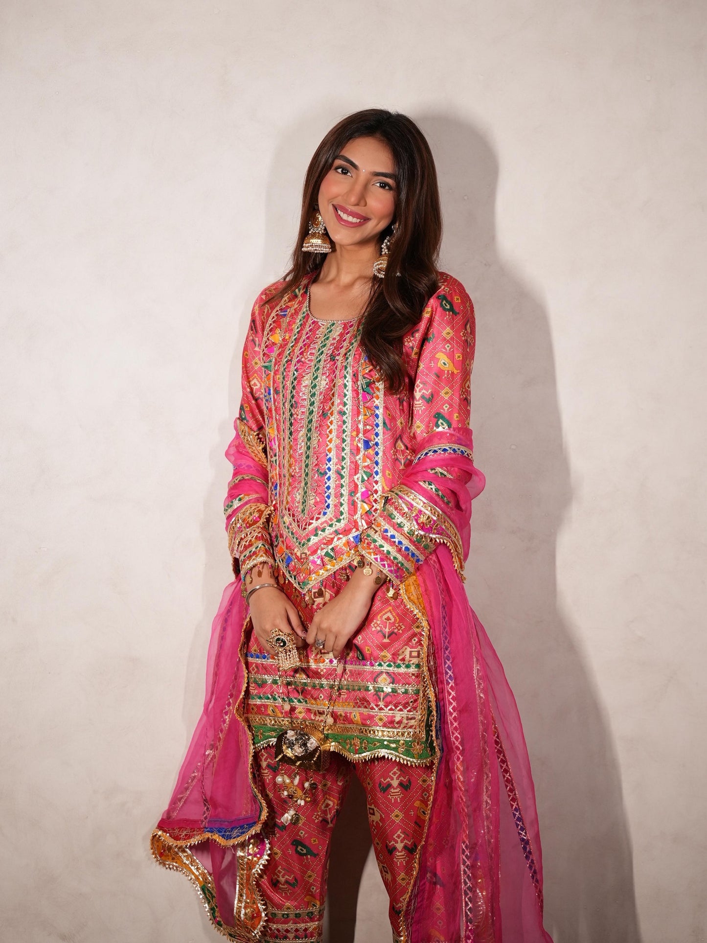 MALLAIKAA CHHEDA IN PINK PATOLA KURTA SET