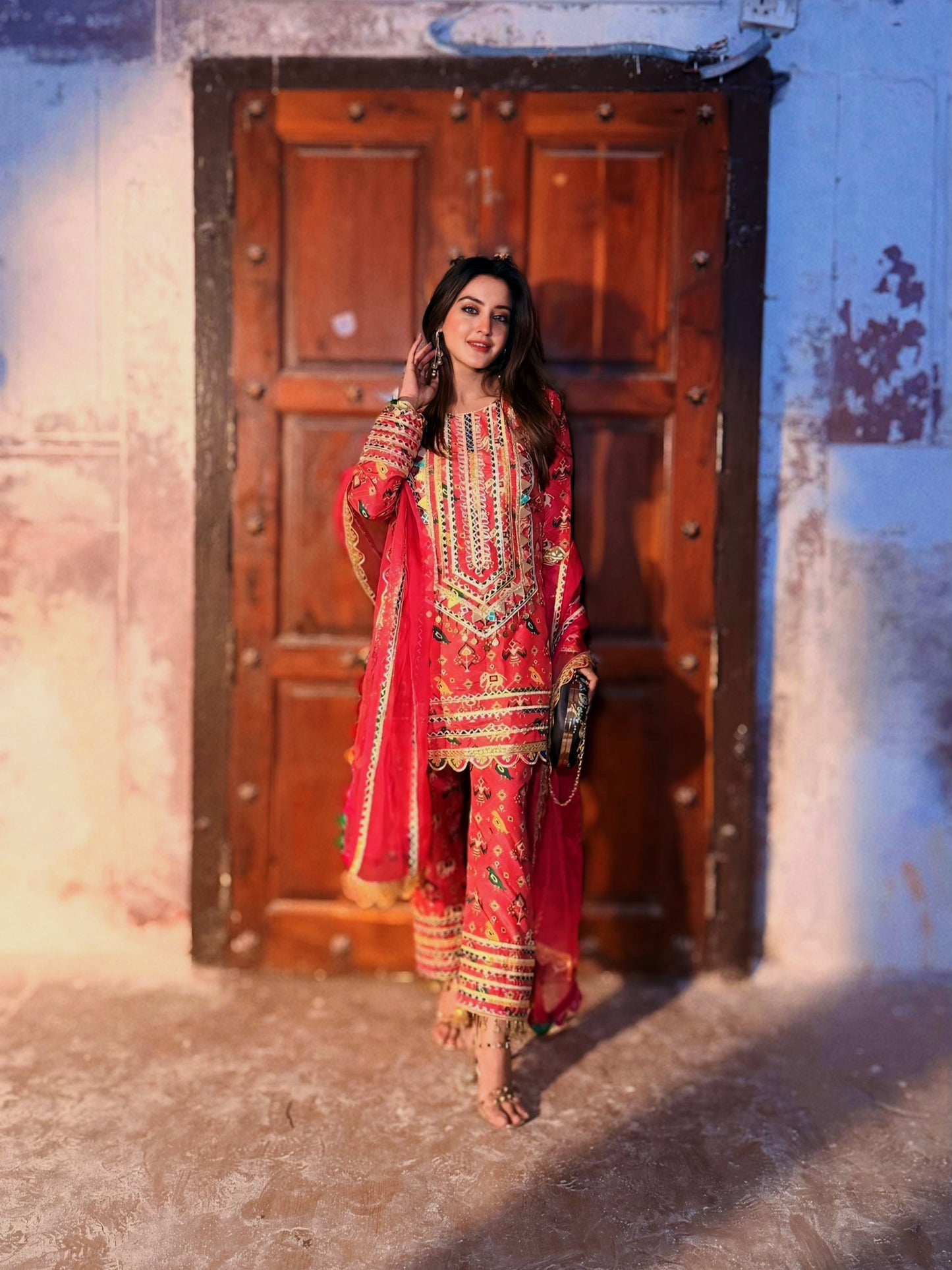 INSHA GHAI IN RANI PINK PATOLA KURTA SET