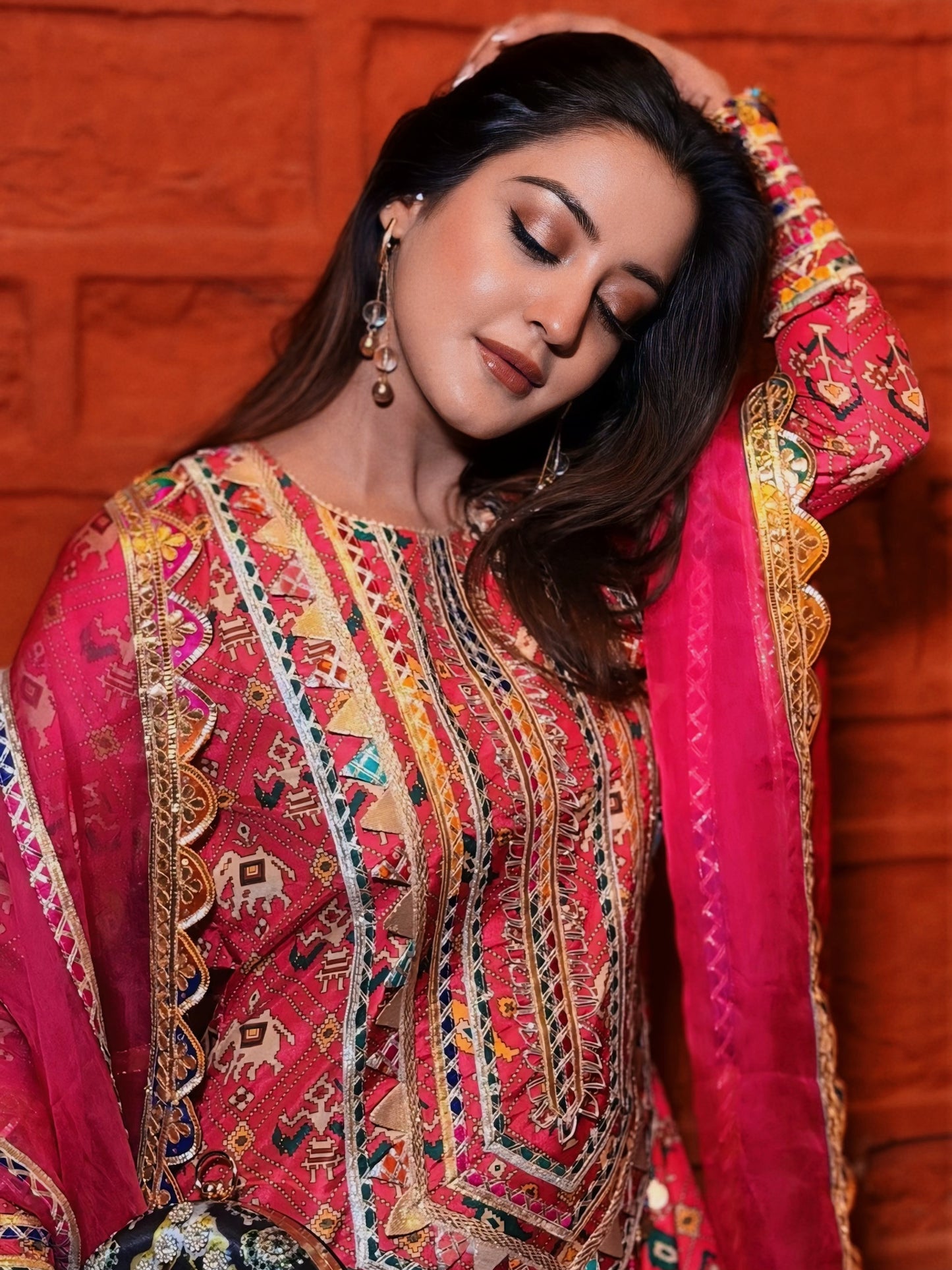 INSHA GHAI IN RANI PINK PATOLA KURTA SET