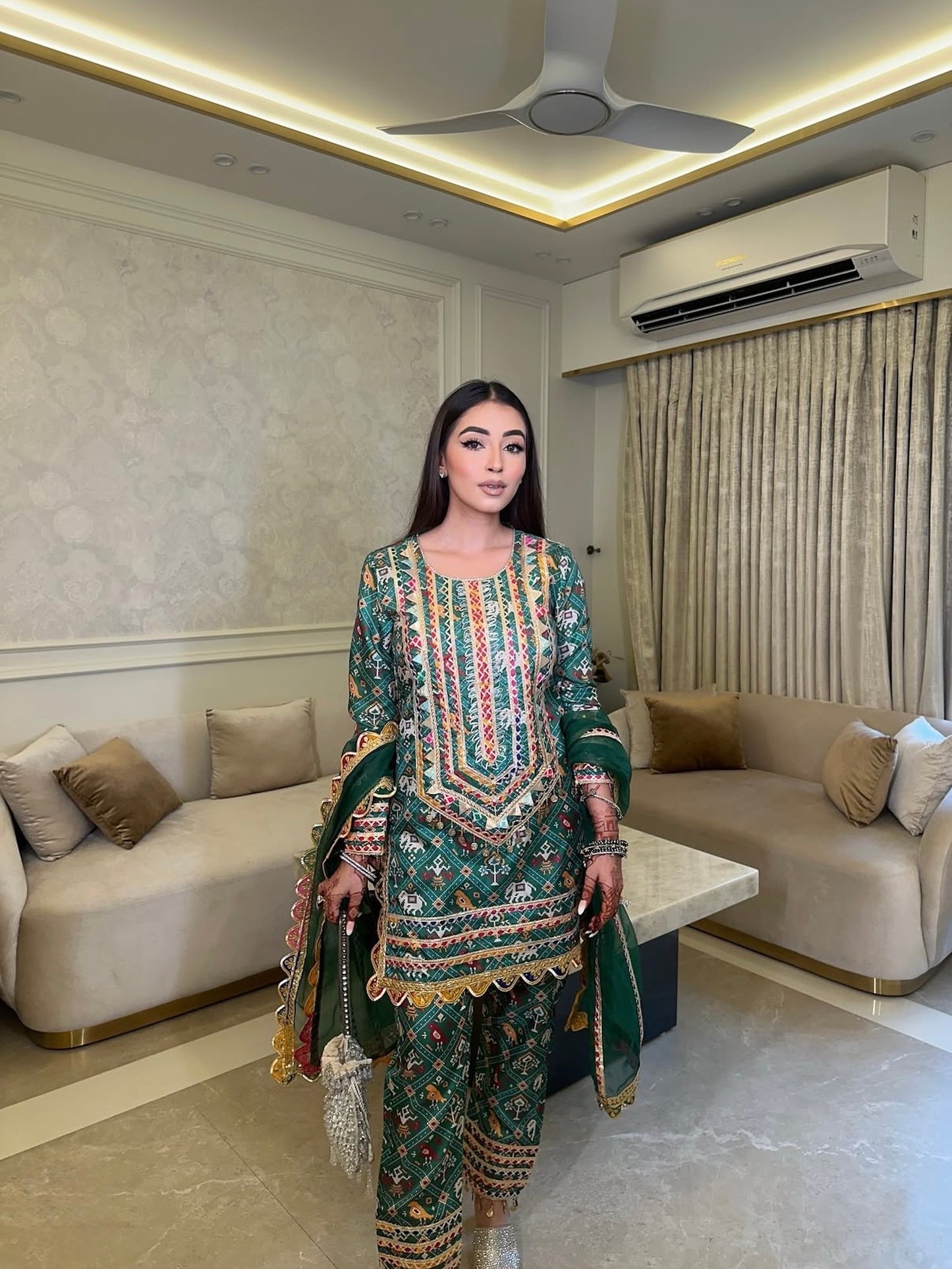 AASHNA VOHRA IN GREEN PATOLA KURTA SET