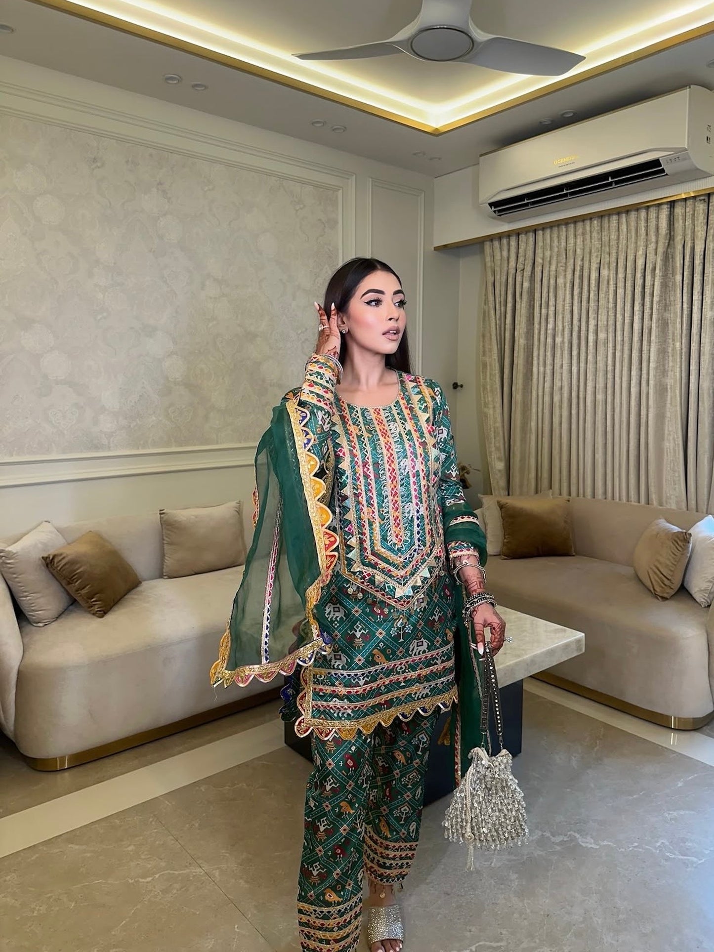 AASHNA VOHRA IN GREEN PATOLA KURTA SET