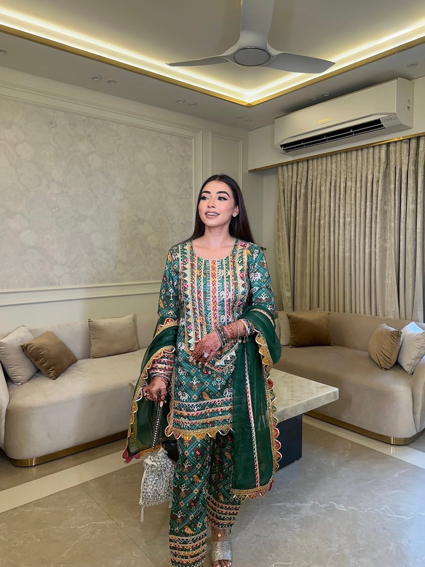 AASHNA VOHRA IN GREEN PATOLA KURTA SET