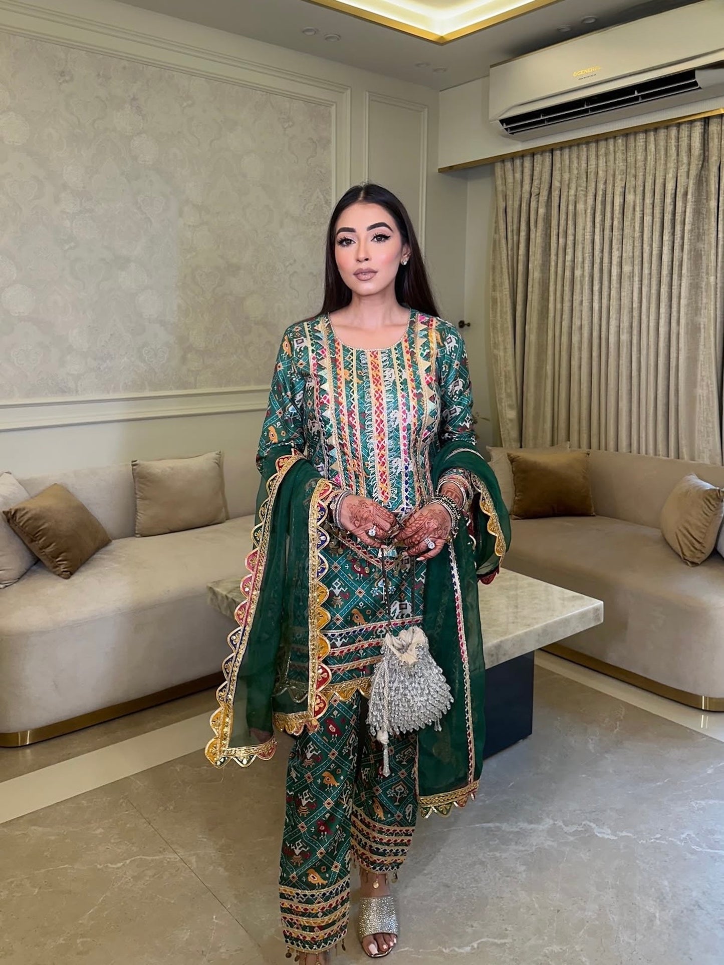 AASHNA VOHRA IN GREEN PATOLA KURTA SET