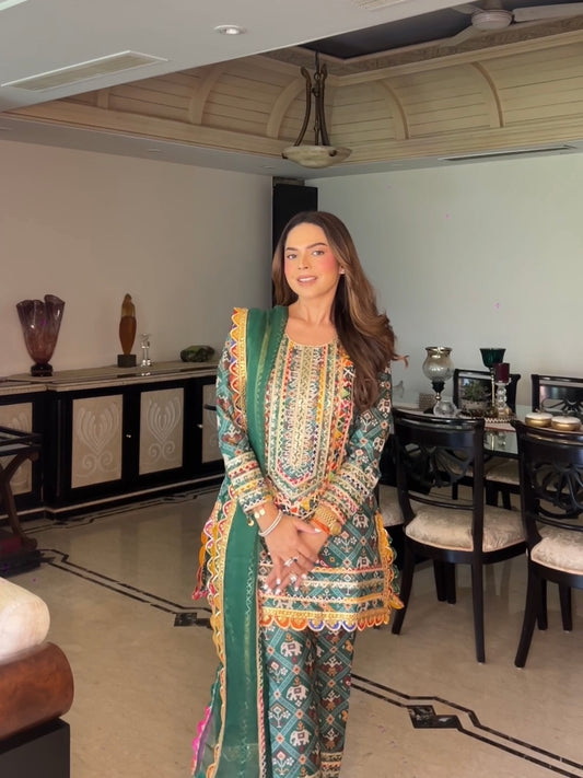 CHANDNI GIRDHAR IN GREEN PATOLA KURTA SET