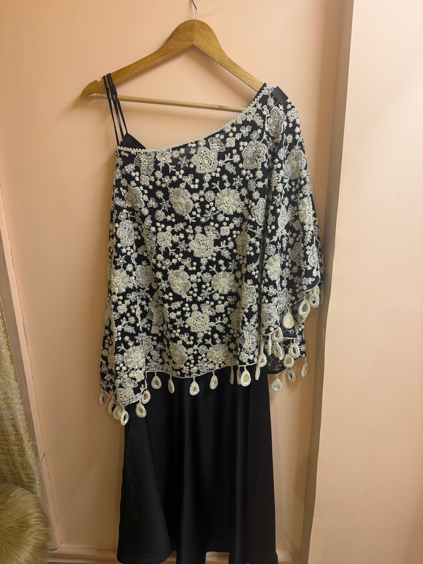 BLACK PEARL WORK OFF SHOULDER CAPE SET