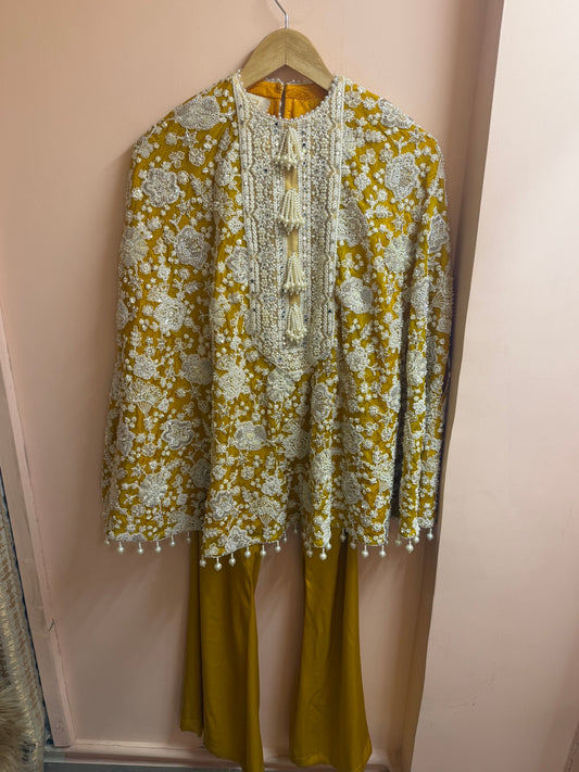 YELLOW PEARL WORK CAPE SET